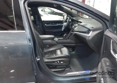 2021 Cadillac Xt5 Awd Premium Luxury z USA, uszkodzony, nr VIN 1GYKNDRS9MZ106867